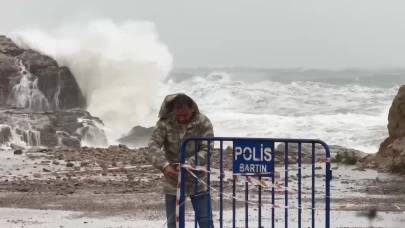 Dalgaların boyu 10 metreyi aştı!