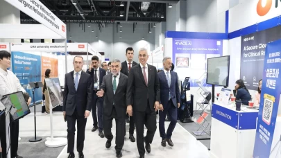 Sağlık Bakanı Memişoğlu Seul’de Türkiye’nin sağlıkta hedeflerini anlattı