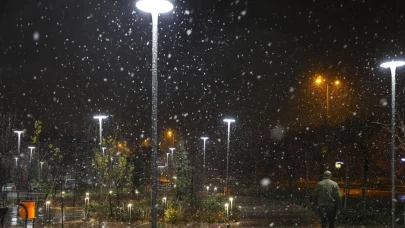 Ankara’da kar heyecanı! 2 ilçe beyaza büründü