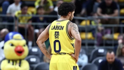 Shane Larkin bir ilki yaşadı