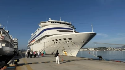 Fransız, Rus ve Amerikalı turistler ilçeyi hareketlendirdi