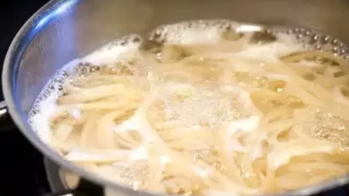 Makarna suyunu dökmeyin, işte sebebi!
