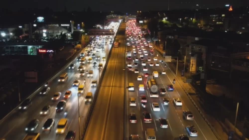 İstanbul’da akşam trafiği kilitlendi: Yoğunluk yüzde 85’e çıktı