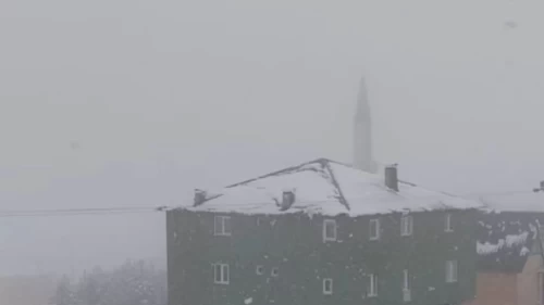 Giresun yaylaları beyaza büründü