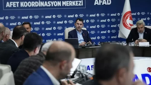 CHP'li Topal'dan Bakan Kurum'a övgü