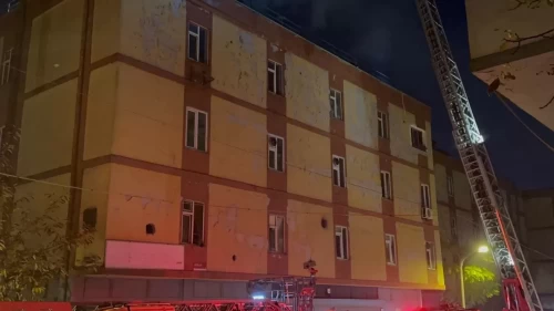 Başakşehir'de ayakkabı imalathanesinde korkutan yangın