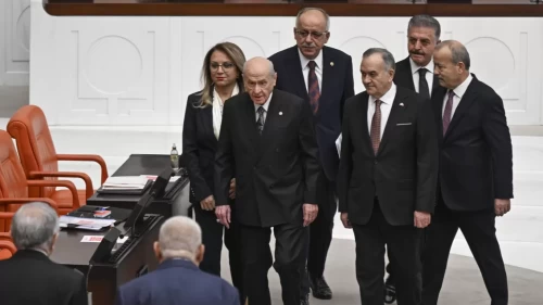 MHP Lideri Devlet Bahçeli TBMM'de bütçe görüşmesinin son oturumunu yakından takip etti