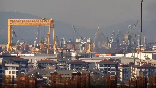 Tuzla'daki tersanede korkutan yangın