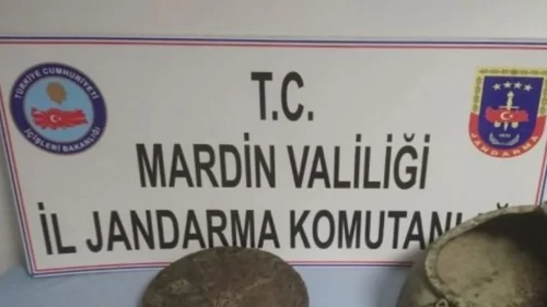 Mardin’de tarihi eser operasyonu: Hayvan figürlü heykel ve 45 sikke ele geçirildi