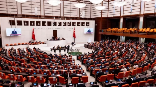 Bütçe görüşmeleri hız kesmiyor: Melis’te kesintisiz mesai