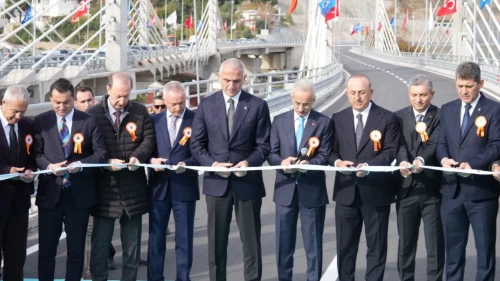 Alanya Doğu Çevre Yolu’nun Hasbahçe-Mahmutlar arasındaki 12 kilometrelik kısmı trafiğe açıldı