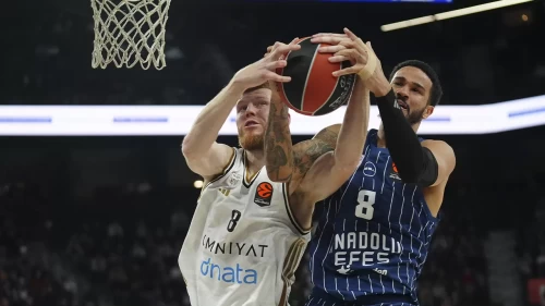 Anadolu Efes, EuroLeague'de Dubai Basketbol’a boyun eğdi