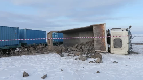 Kars’ta hemzemin geçitte feci kaza