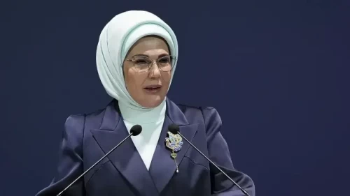 Emine Erdoğan'dan Regaip Gecesi mesajı: İyilik ve merhamet için fırsat