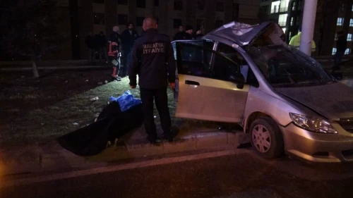 Kontrolden çıkan otomobil direğe çarptı: Malatya’da 1 kişi hayatını kaybetti