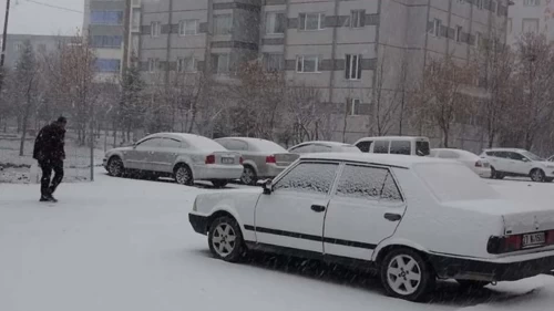 Bitlis'te köy okulları ve taşımalı eğitime 1 günlük kar tatili