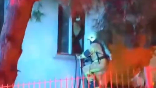 Bursa'daki yangından itfaiye ekipleri kurtardı!