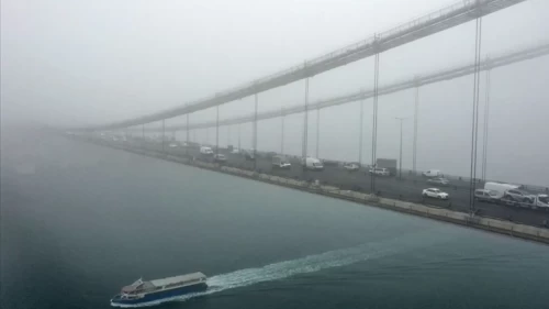 İstanbul'da göz gözü görmedi! Boğaz ve köprüler sisin içinde kayboldu