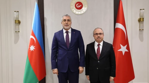 Bakan Işıkhan, Türkiye'nin Bakü Büyükelçiliği'ni ziyaret etti