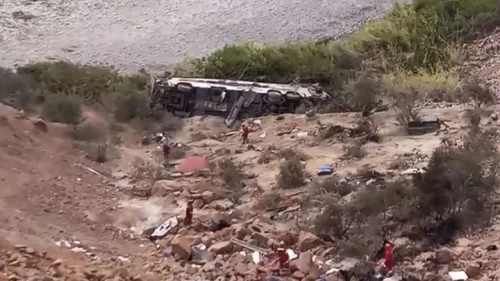 Okul otobüsü uçurumdan yuvarlandı