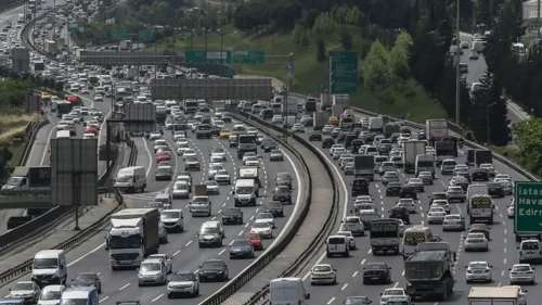 İstanbul’da direksiyon başında zor anlar! İki yakada trafik alarmı