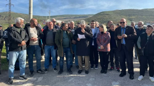 İzmir'de çöp protestosu: 'Harmandalı'nın ikinci Ümraniye olmasını istemiyoruz'