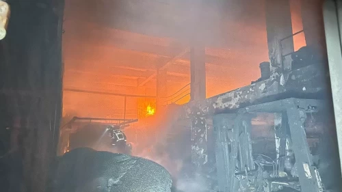 Uşak'ta fabrika yangını