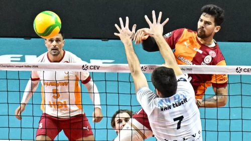 Galatasaray, Efeler Ligi'nde 5 sette güldü