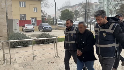 Silah sesleri sokakta yankılandı! Arkadaşını öldüren şüpheli adliyede
