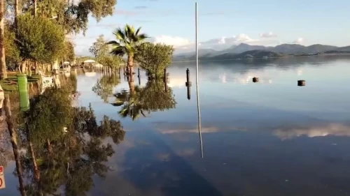 Muğla'da yağışlar seli getirdi: Delta Plajı sular altında kaldı!