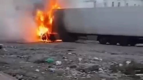 Şanlıurfa'da korku dolu tır yangını Park halindeki tır alev topuna döndü