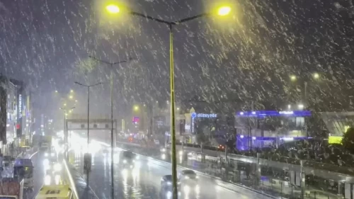 İstanbul'da beklenen kar yağışı başladı