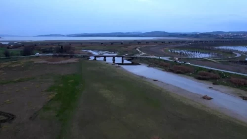 Büyükçekmece Gölü’nde endişelendiren tablo: Su seviyesi hızla düştü