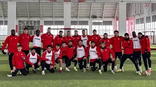 Sivasspor, kapalı sahada çalıştı