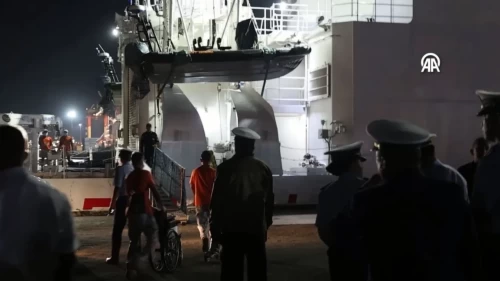 359 yolcusu olan feribot battı: 15 ölü, 43 kayıp