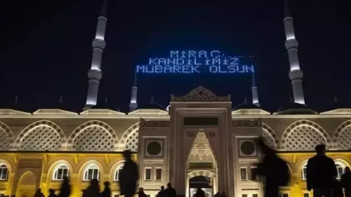 Ayetli ve hadisli Miraç Kandili mesajları 2026! Bu geceye özel dualı Kandil sözleri