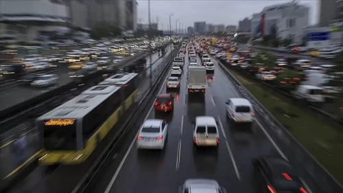 İstanbul’da trafik yine kilit! Akşam saatlerinde yoğunluk yüzde 87’ye çıktı