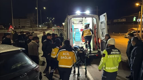 Afyonkarahisar'da tır ile otomobilin çarpıştığı kazada 1 kişi öldü, 6 kişi yaralandı