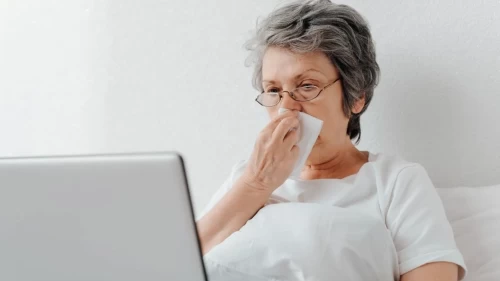 Uzman uyarıyor: Aşırı hastalık aramaları siberkondriye ve fiziksel sorunlara neden oluyor