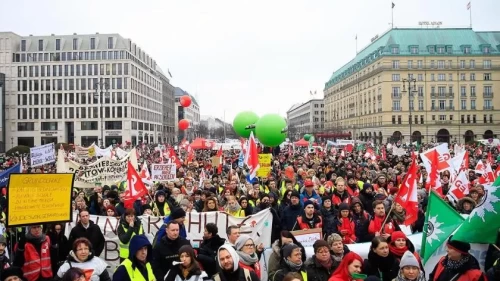 Almanya’da kamu çalışanlarından uyarı grevi
