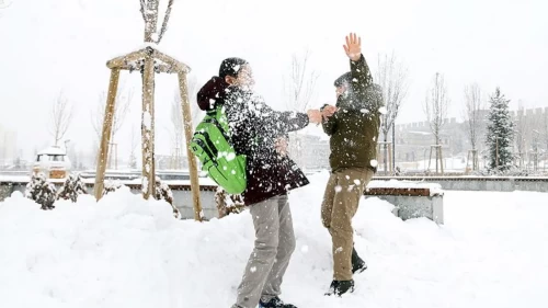 Malatya’da eğitime kar engeli: Okullar yarın tatil edildi