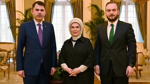 Emine Erdoğan, Bakan Kurum ve Samed Ağırbaş’ı kabul etti
