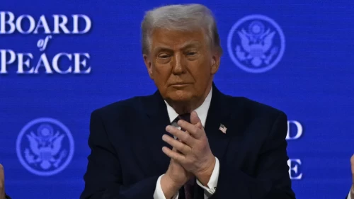 Trump’tan "Yan etki" itirafı! Kameralara yansıyınca açıklama zorunda kaldı