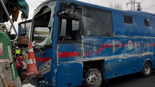 Cezaevi nakil aracı devrildi! Yaralı 17 kişi taburcu oldu