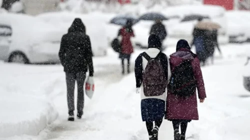 İstanbul’da 5 ilçede okullara kar tatili! Sarıyer, Beykoz, Şile, Kağıthane ve Beşiktaş’ta eğitime ara