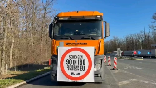 Türk tır şoförleri sınırda mahsur kaldı