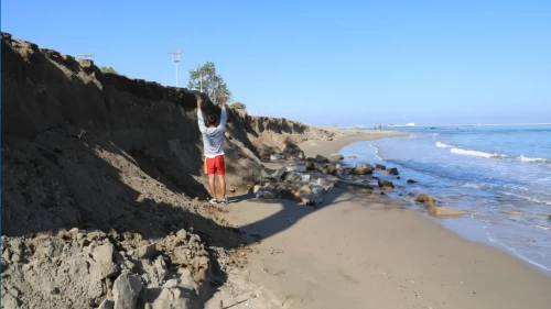 Karasu’da kıyı erozyonu alarmı: Deniz bir günde 50 metre ilerledi