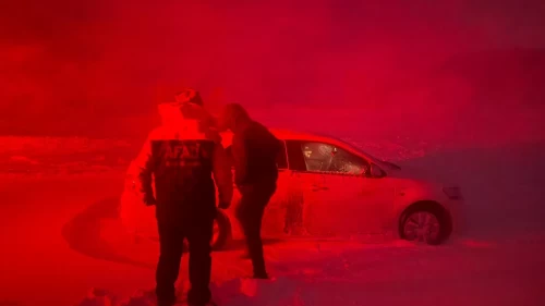 Ağrı’da beyaz esaret! Kar ve tipide mahsur kalanlar kurtarıldı
