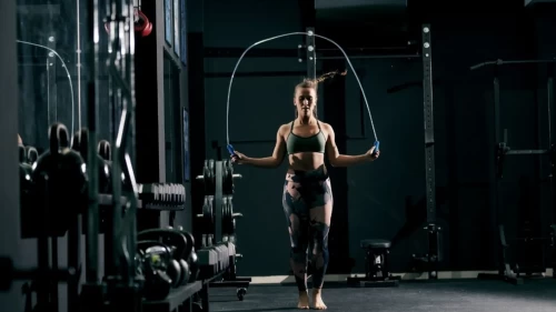 Formda kalmanın en keyifli yolu: İp atlamanın faydaları