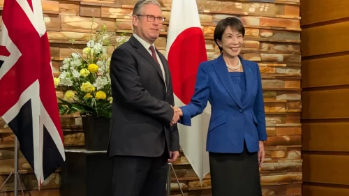 Japon Başbakan’dan Starmer’a kedileri için özel hediye paketi!